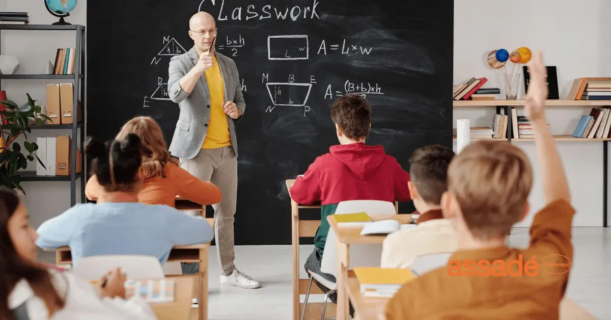 niños en el aula escolar