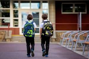 Niño aprendiendo alemán para colegio alemán internacional.
