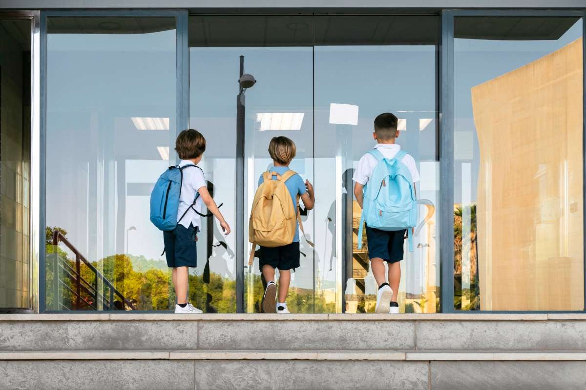niños yendo al colegio alemán de madrid